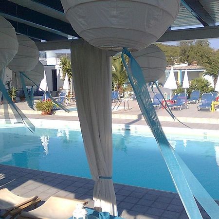 Helios Hotel Agia Marina  Eksteriør billede